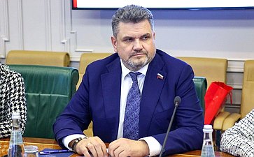 Александр Жуков