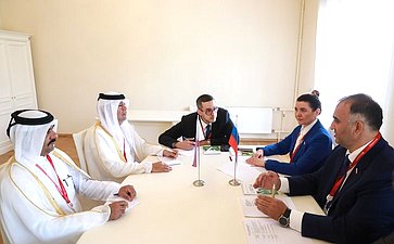 Сенаторы Мохмад Ахмадов и Юлия Лазуткина провели встречу с Председателем Комитета по здравоохранению, государственных услуг и окружающей среды Консультативного совета Государства Катар Мубараком Аль-Кувари