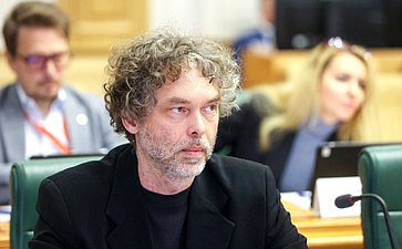 Круглый стол на тему «Интеллектуальная собственность в материальном выражении: мода, промышленный дизайн, архитектура»