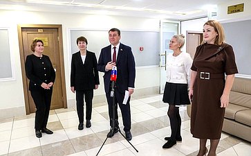 В Совете Федерации состоялось открытие выставки графических работ А. Яр-Кравченко «Лётчики — защитники в годы ВОВ»