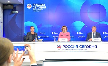 Пресс-конференция о законодательной поддержке российской легкой промышленности и развитии креативных (творческих) индустрий