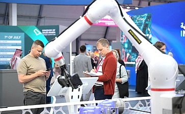 Виктор Шептий принял участие в XV Международной промышленной выставке «Иннопром-2025»