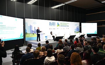 Сенаторы приняли участие в работе Санкт-Петербургского международного экологического форума «Экология большого города»