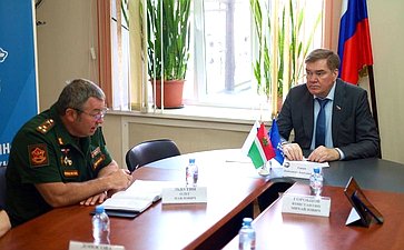 Александр Савин провел прием граждан в канун Дня России