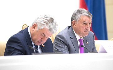В. Бондарев и Ю. Воробьев