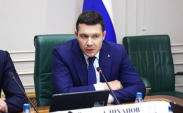 Заседание Комитета Совета Федерации по экономической политике на тему «О ходе подготовки «правительственного часа» по вопросу «О мерах по обеспечению технологического суверенитета РФ» 593-го заседания СФ»