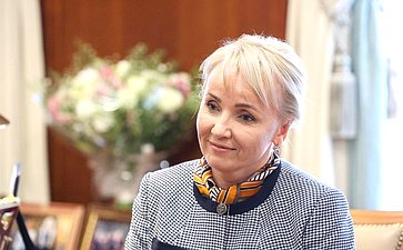 Председатель Совета Федерации Валентина Матвиенко провела встречу с губернатором Еврейской автономной области (ЕАО) Марией Костюк