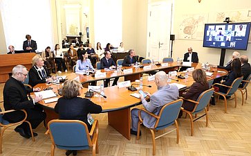 Сенаторы приняли участие в круглом столе на тему «Образовательные мосты: университеты и языковые центры как важный фактор продвижения русского языка за рубежом»