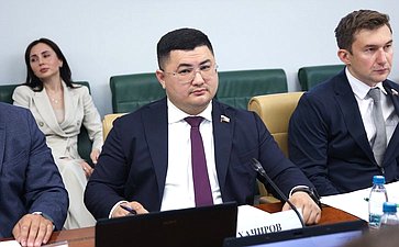 Борис Хачиров