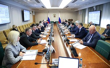Совещание Комитета СФ по экономической политике «О совершенствовании порядка взаимодействия участников перевозок железнодорожным транспортом и повышении эффективности государственного регулирования в области железнодорожного транспорта»