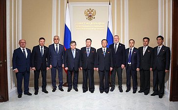 Встреча первого заместителя председателя Комитета СФ по международным делам Владимира Джабарова с руководителем группы содействия развитию корейско-российской дружбы в Верховном народном собрании КНДР Ли Чхолем