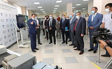 Константин Косачев посетил выставку достижений в области науки, техники и технологии Поволжского государственного технологического университета