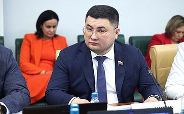 Борис Хачиров