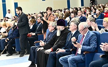 Владимир Городецкий принял участие в церемонии награждения победителей региональных этапов всероссийских педагогических конкурсов