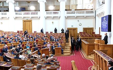 Президент Российской Федерации Владимир Путин встретился с членами Совета законодателей РФ при Федеральном Собрании