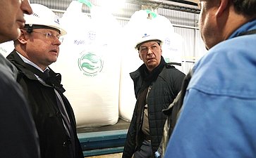 В г. Тольятти первый заместитель Председателя Совета Федерации Андрей Яцкин ознакомился с работой химической компании «КуйбышевАзот»