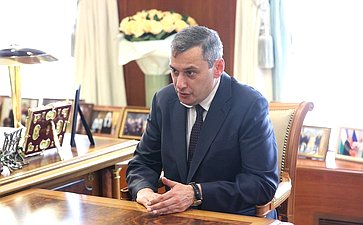 Валентина Матвиенко встретилась с врио губернатора Курской области Александром Хинштейном