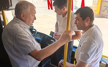 Михаил Белоусов ознакомился с работой системы школьного транспорта в регионе