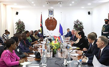 Встреча Председателя Совета Федерации Валентины Матвиенко с Председателем Ассамблеи Республики Мозамбик Эшперансой Биаш в расширенном составе