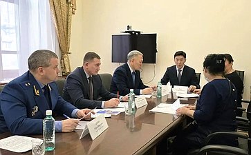 Сахамин Афанасьев совместно с прокурором Якутии Сергеем Дябкиным провели прием граждан