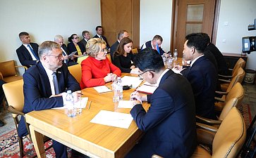 Встреча Председателя Совета Федерации Валентины Матвиенко с Председателем Верховного народного собрания Корейской Народно-Демократической Республики Пак Ин Чхолем