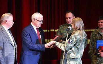 Сенаторы приняли участие в Патриотической акции, приуроченной ко Дню памяти и скорби