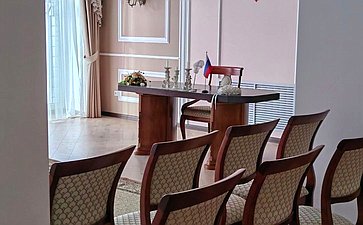 Артем Малащенков взял на контроль ход капитального ремонта районного Дома культуры в Смоленской области