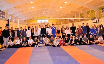 Дмитрий Перминов провел в Омской области мастер-класс по грэпплингу