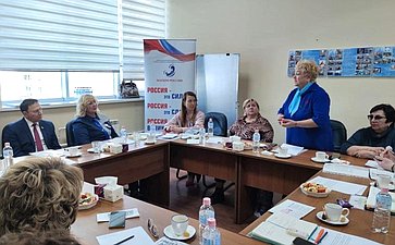 Александр Ролик обсудил с активистами Приморского отделения движения «Матери России» вопросы поддержки семей с детьми