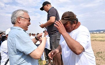 Баир Жамсуев принял участие в культурно-спортивном празднике «Зунай наадан – 2025»