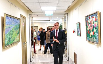В Совете Федерации открылась выставка «Любовь к Родине дыша»