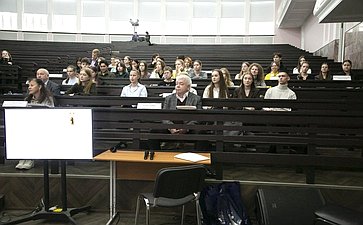Наталия Косихина встретилась с обучающимися в Москве студентами из Ярославской области