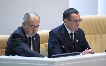 И. Умаханов и Н. Федоров на 385-м заседании Совета Федерации