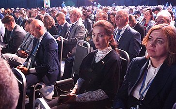 Пленарное заседание ХII Форума регионов России и Беларуси на тему «Молодежь Беларуси и России – наследники Великой Победы и будущее Союзного государства»