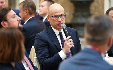 XXVIII Петербургский международный экономический форум (ПМЭФ’25). Открытый диалог «Инвестиции в будущее: инновации как фундамент российской экономики» (Фото банк ПСБ)