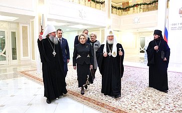 Председатель Совета Федерации и Святейший Патриарх Московский и всея Руси осмотрели выставку детских рисунков «Красота Божьего мира»