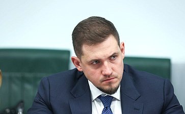 Круглый стол на тему «Инструменты развития производства малотоннажной химии в условиях санкционного давления»