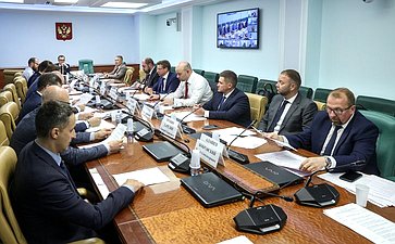 Круглый стол «О мерах по обеспечению технологического суверенитета Российской Федерации при реализации инфраструктурных проектов. Развитие рынка спецтехники»