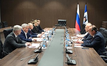 Евгений Дитрих провёл рабочее совещание с перевозчиками общественного транспорта Новгородской области