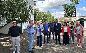 Ольга Бас посетила старобельские школы № 1 и № 3 ЛНР