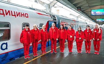 Специализированный поезд, оснащенный современным оборудованием, в котором пассажирами стали высококлассные врачи сети «РЖД-медицина» прибыл в Москву