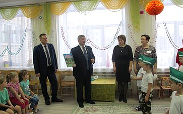 М. Козлов посетил детский сад №5 «Улыбка» города Волгореченска