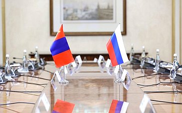 Валентина Матвиенко провела встречу с Председателем Великого Государственного Хурала Монголии Ням-Осорын Учралом