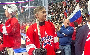 Александр Брыксин в составе команды Совета Федерации принял участие в товарищеском хоккейном матче «Путь героя»