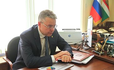 Анатолий Артамонов провел рабочую встречу с Владимиром Владимировым