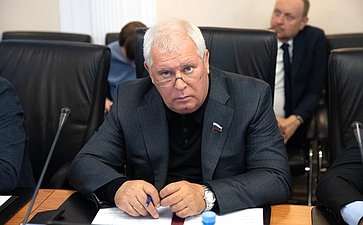 Олег Селезнев