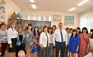 Николай Семисотов поздравил школьников, педагогов и родителей Волгоградской области с наступившим учебным годом