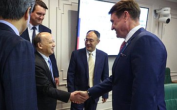 Олег Голов провел встречу с председателем Рабочей комиссии по делам представителей Постоянного комитета Всекитайского собрания народных представителей Китайской Народной Республики
