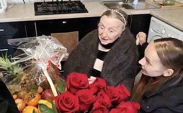 Игорь Кастюкевич поздравил с 88-летием подшефную жительницу блокадного Ленинграда