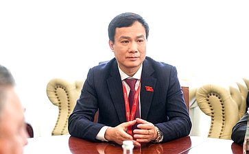 Встреча первого заместителя Председателя СФ Андрея Яцкина с заместителем председателя Национального собрания Социалистической Республики Вьетнам. XI Невский международный экологический конгресс